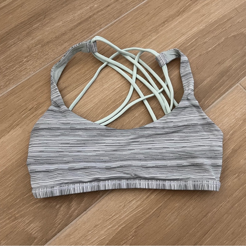 Lululemon Free To Be Zen Bra in Space Dye Camo White Silver Spoon/Ocean Mist